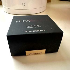 ❌SOLD ⭐️Huda Beauty Easy Bake Loose Powder Banana Bread⭐️